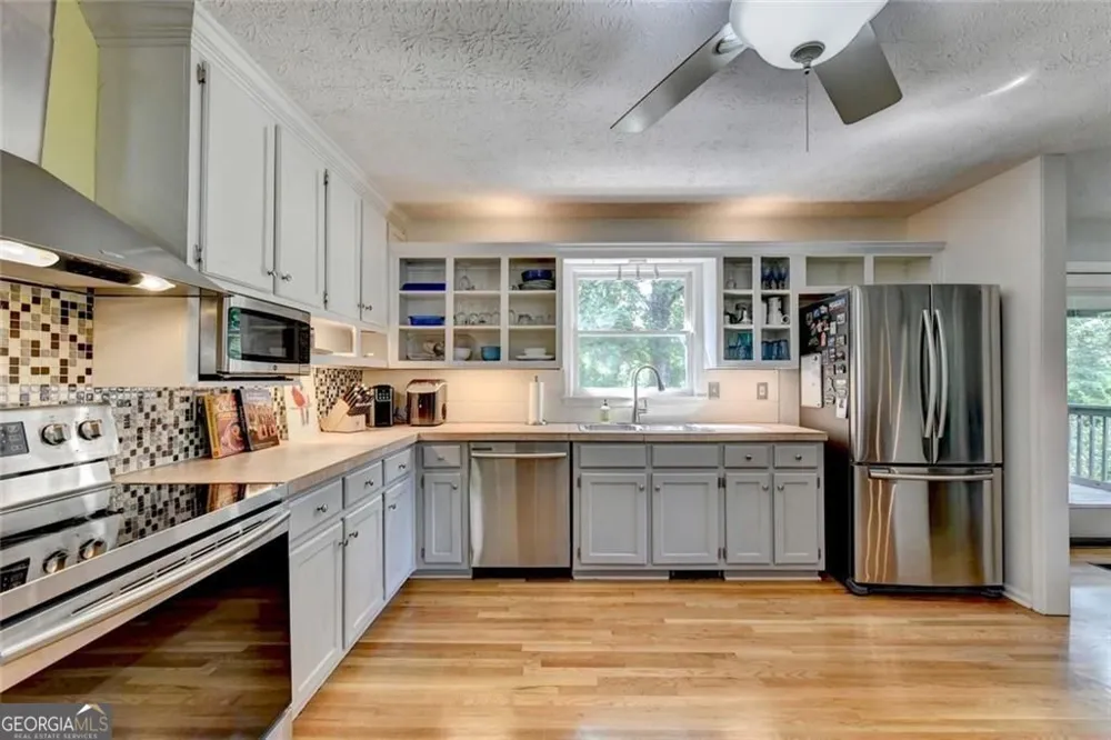 6224 Ivy Springs DR Flowery Branch, GA 30542