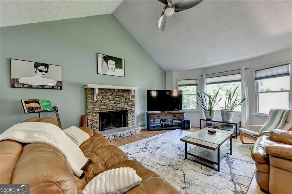 6224 Ivy Springs DR Flowery Branch, GA 30542