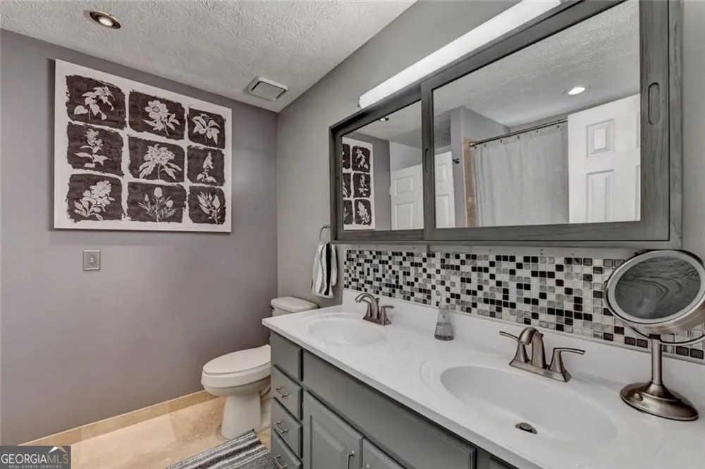 6224 Ivy Springs DR Flowery Branch, GA 30542