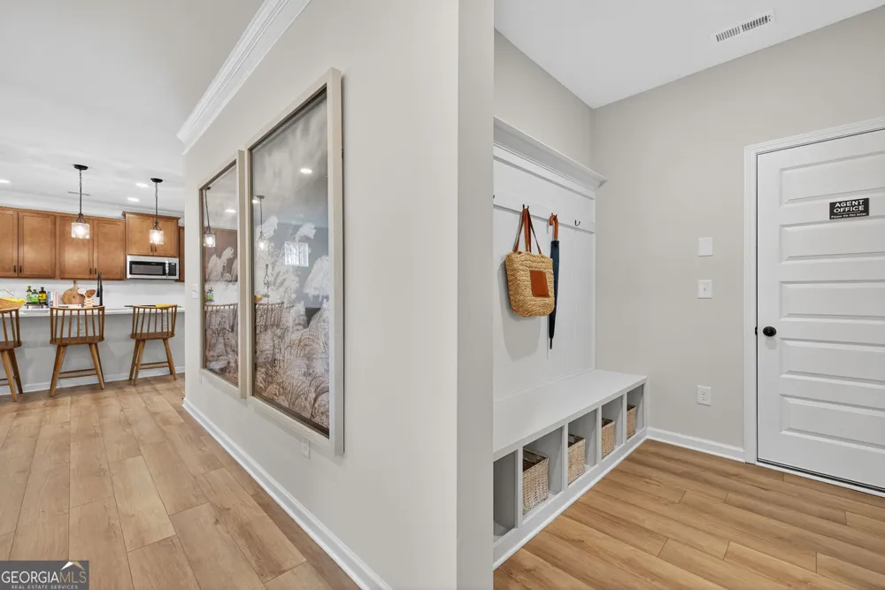 329 Bud ST Hoschton, GA 30548