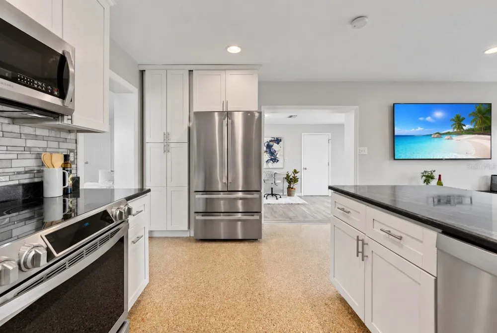 5208 ANSLEY CIRCLE Tampa, FL 33610