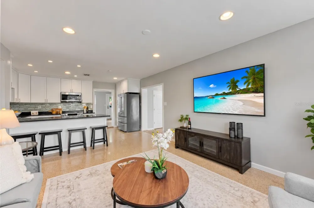 5208 ANSLEY CIRCLE Tampa, FL 33610