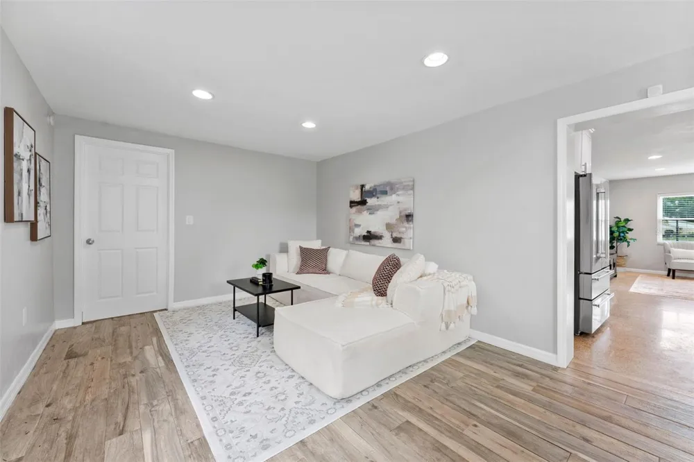5208 ANSLEY CIRCLE Tampa, FL 33610
