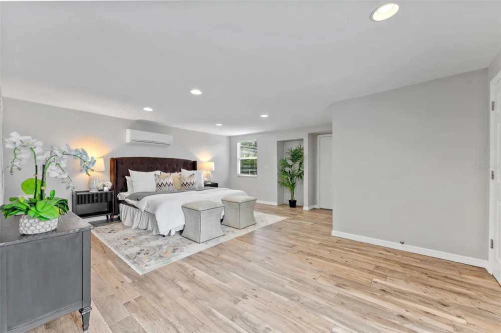 5208 ANSLEY CIRCLE Tampa, FL 33610