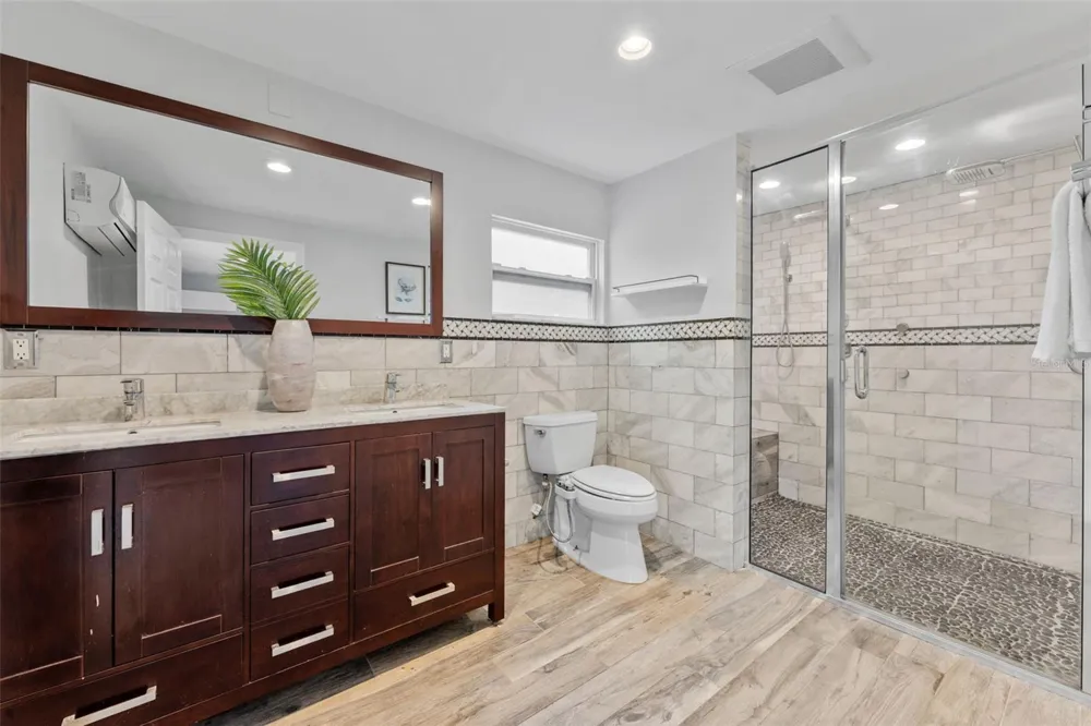 5208 ANSLEY CIRCLE Tampa, FL 33610