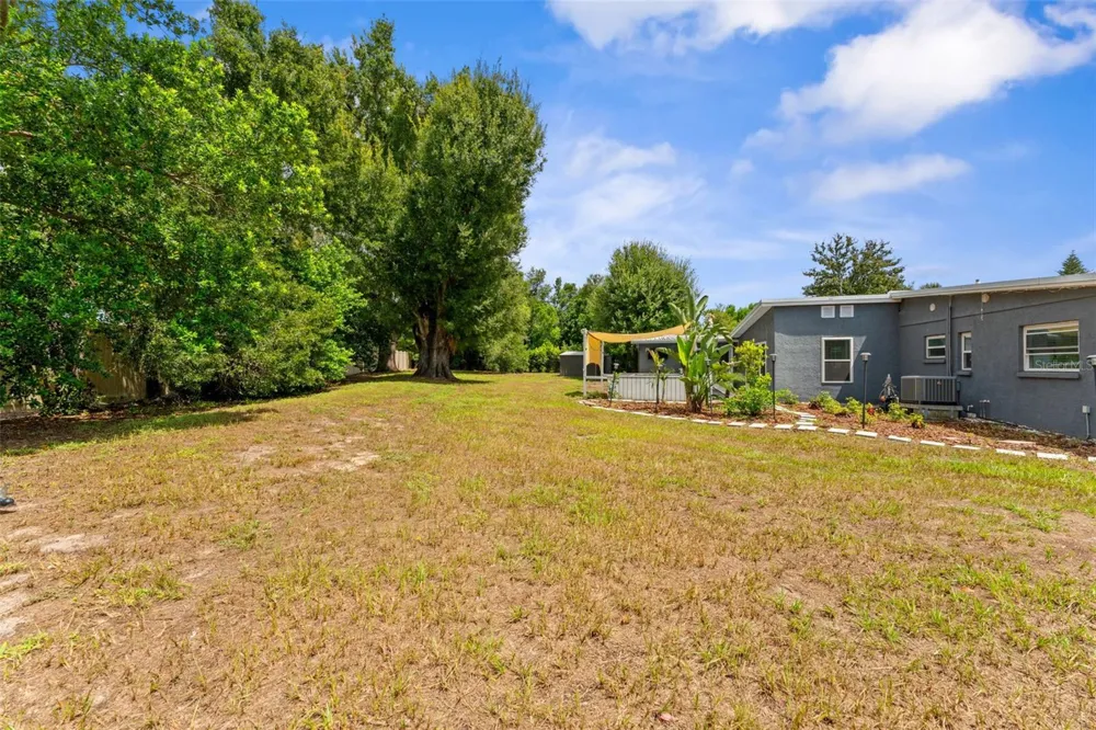 5208 ANSLEY CIRCLE Tampa, FL 33610