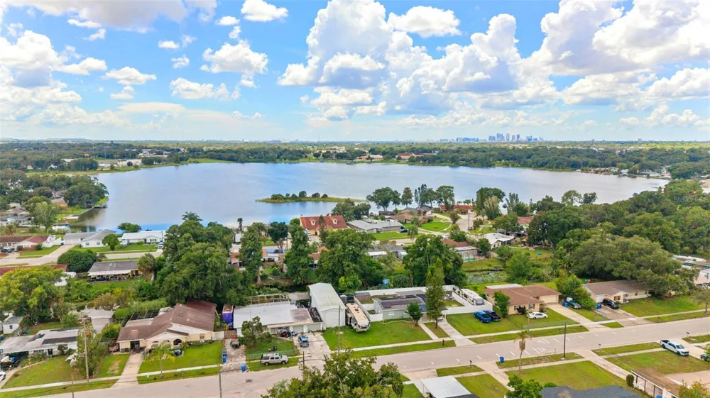 5208 ANSLEY CIRCLE Tampa, FL 33610