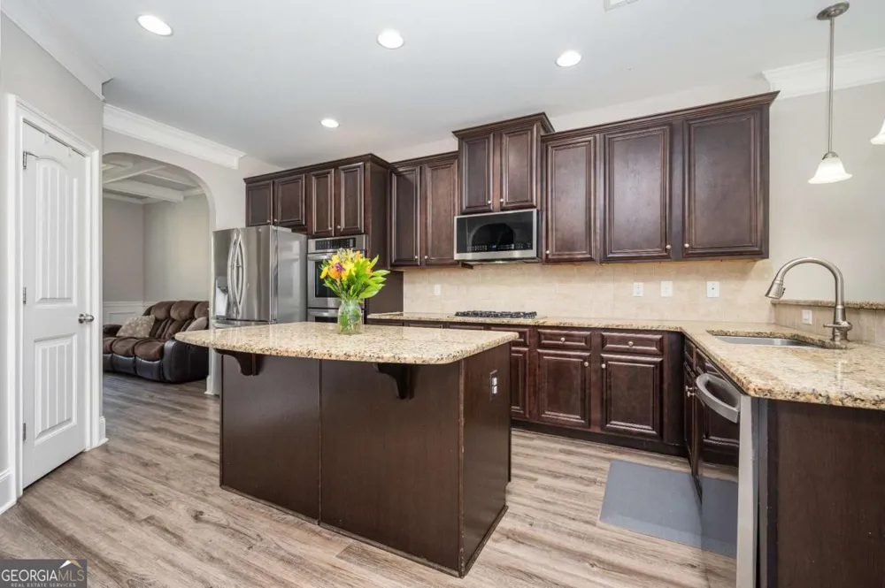 1511 Silver Mist CIR Powder Springs, GA 30127