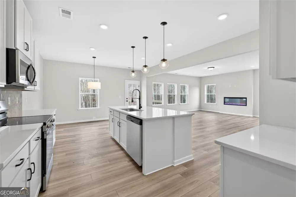 550 Grover ST Hoschton, GA 30548