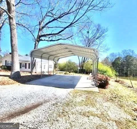 338 Liberty Hill RD Hartwell, GA 30643