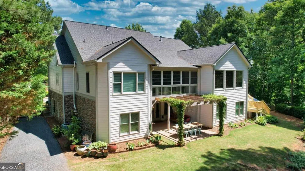 104 Rock Creek LN Canton, GA 30114