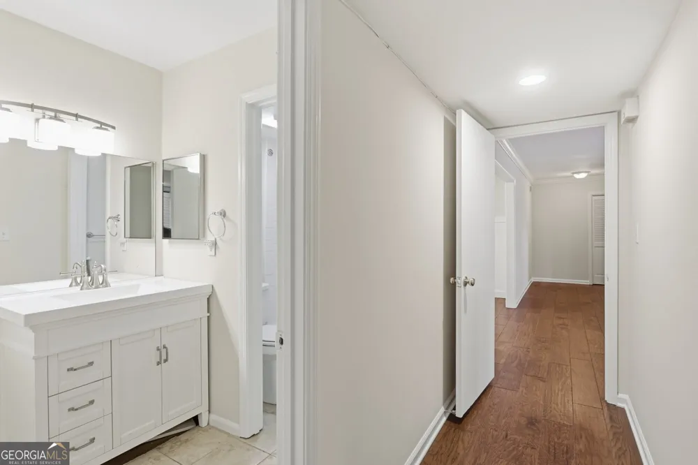 53 Chaumont SQ NW Atlanta, GA 30327