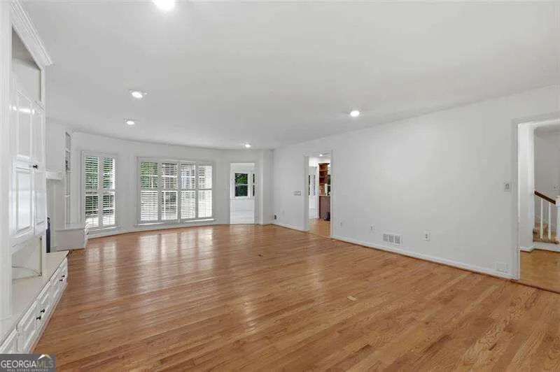 7140 Duncourtney DR Sandy Springs, GA 30328