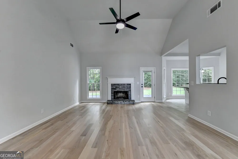 6316 Green Oak RDG Flowery Branch, GA 30542
