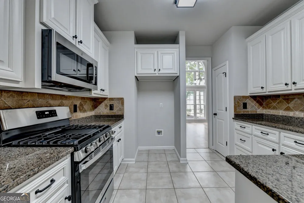 6316 Green Oak RDG Flowery Branch, GA 30542