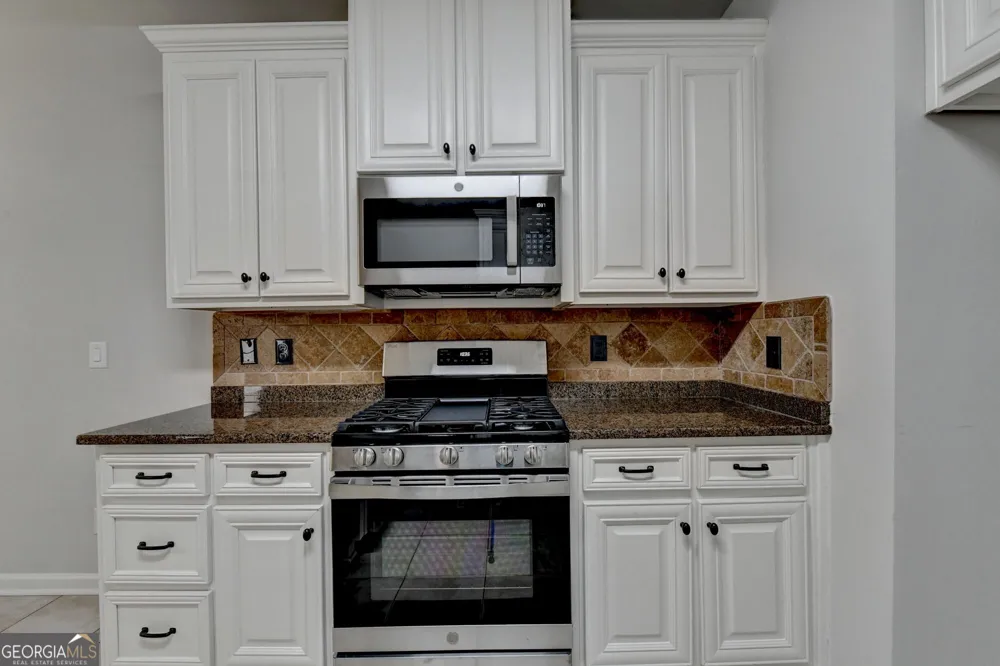 6316 Green Oak RDG Flowery Branch, GA 30542