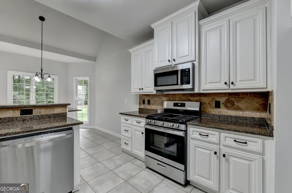 6316 Green Oak RDG Flowery Branch, GA 30542