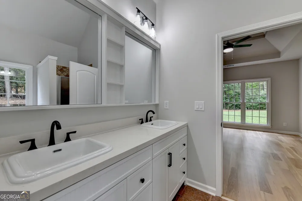 6316 Green Oak RDG Flowery Branch, GA 30542