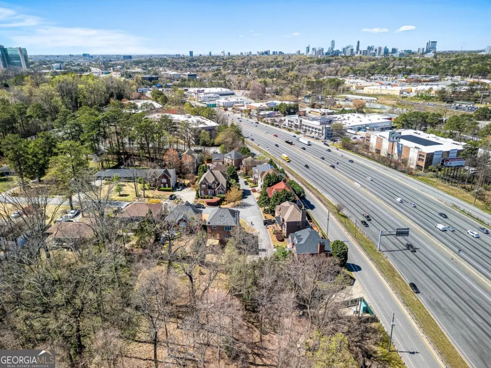 1734 Summit Glen LN Atlanta, GA 30329