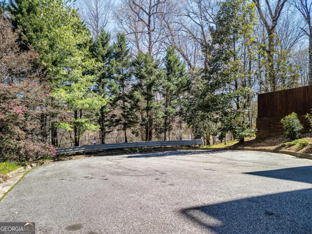 1734 Summit Glen LN Atlanta, GA 30329