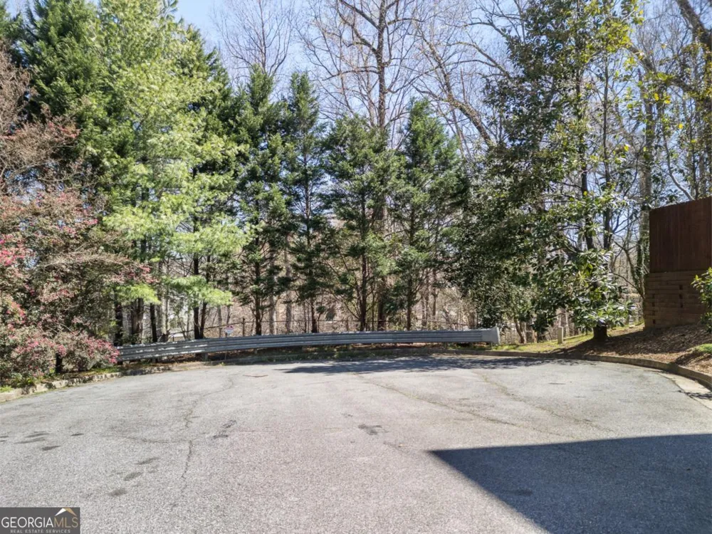 1734 Summit Glen LN Atlanta, GA 30329