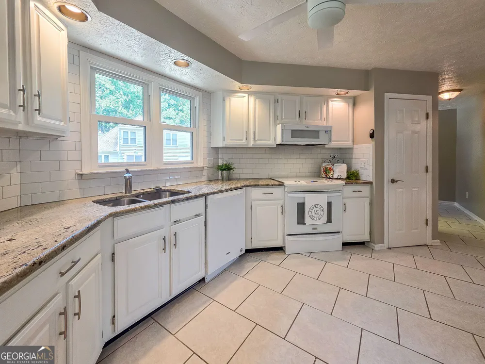 1223 Kaylyn CT Kennesaw, GA 30152