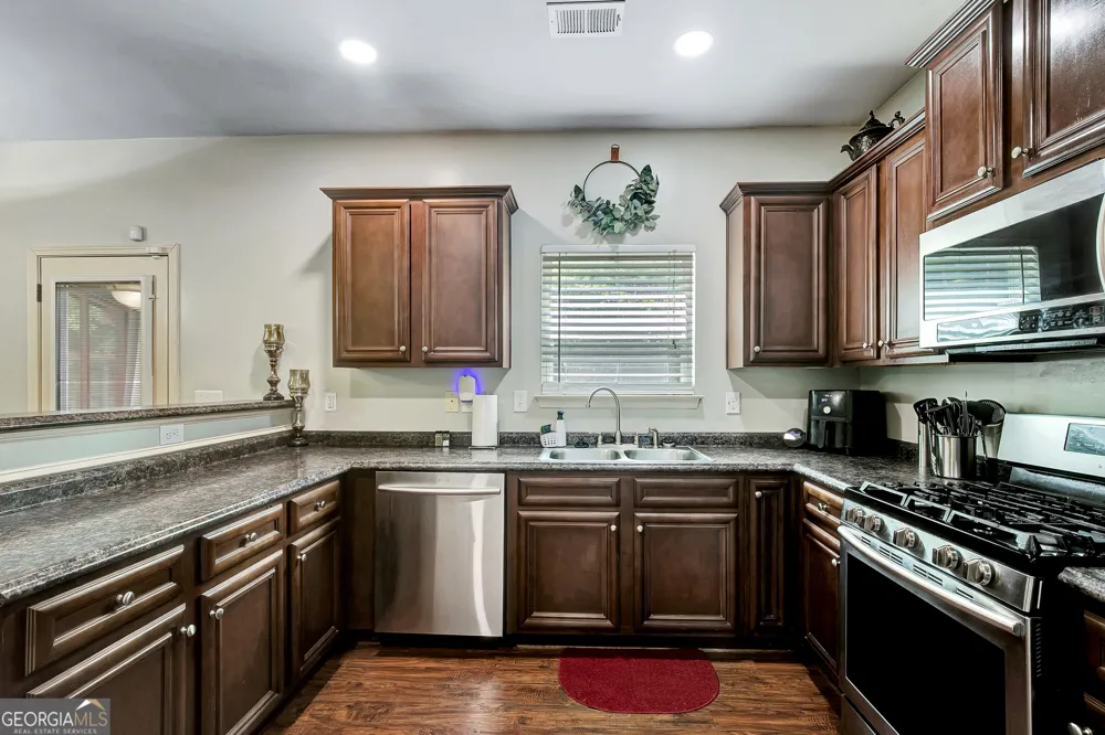 195 Scenic Hills DR Newnan, GA 30265