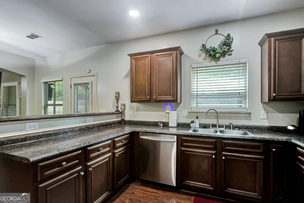 195 Scenic Hills DR Newnan, GA 30265