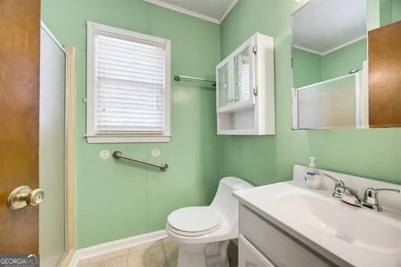 1024 Oakdale DR SE Smyrna, GA 30080