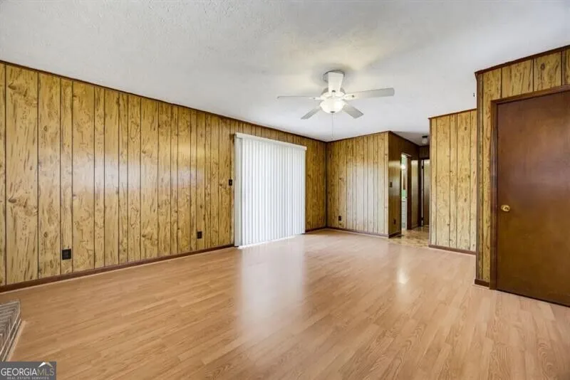1024 Oakdale DR SE Smyrna, GA 30080