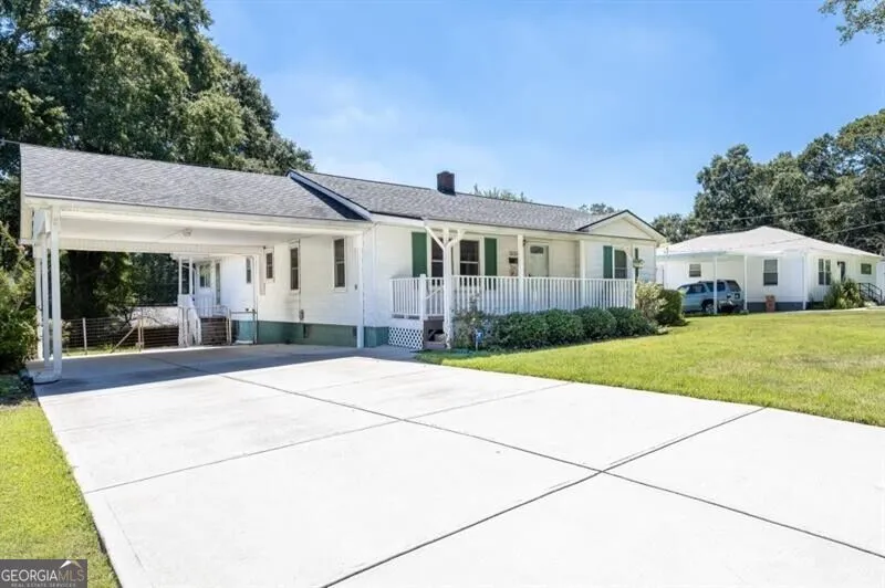 1024 Oakdale DR SE Smyrna, GA 30080