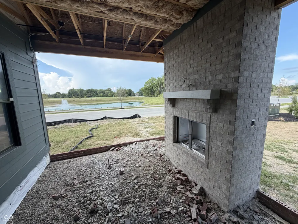 6027 Salisbury Street Zionsville, IN 46077