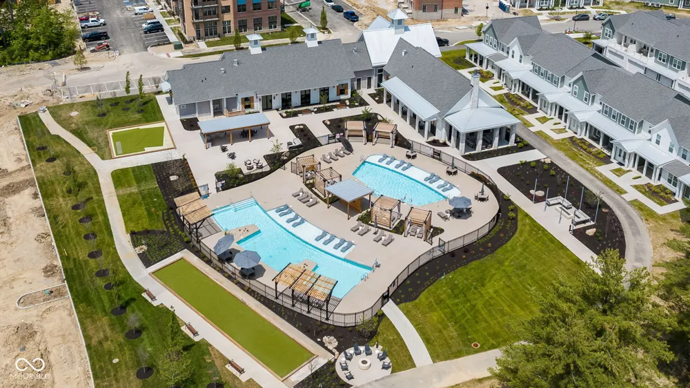 6027 Salisbury Street Zionsville, IN 46077