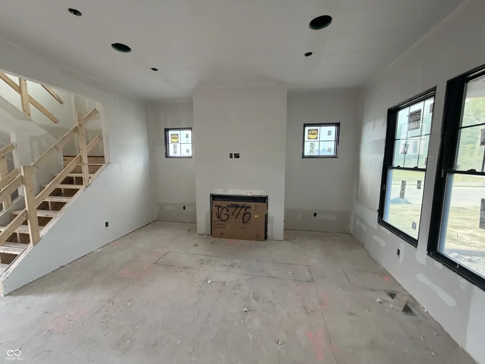 6027 Salisbury Street Zionsville, IN 46077