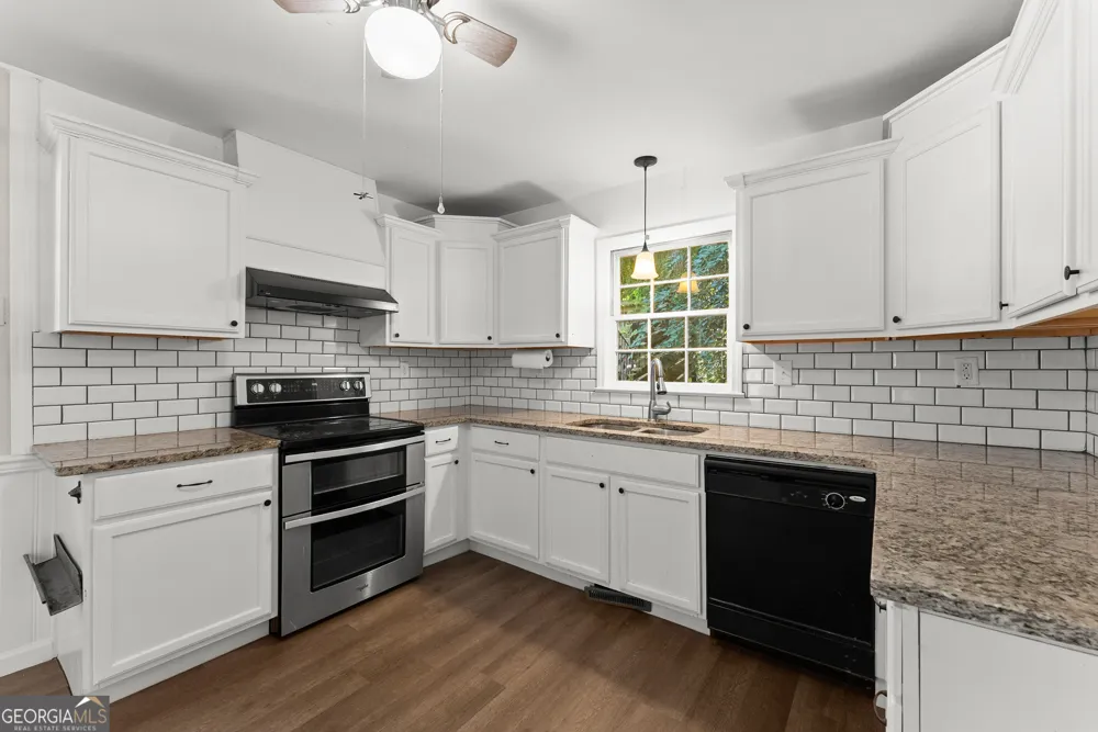 546 Barron DR Clarkesville, GA 30523