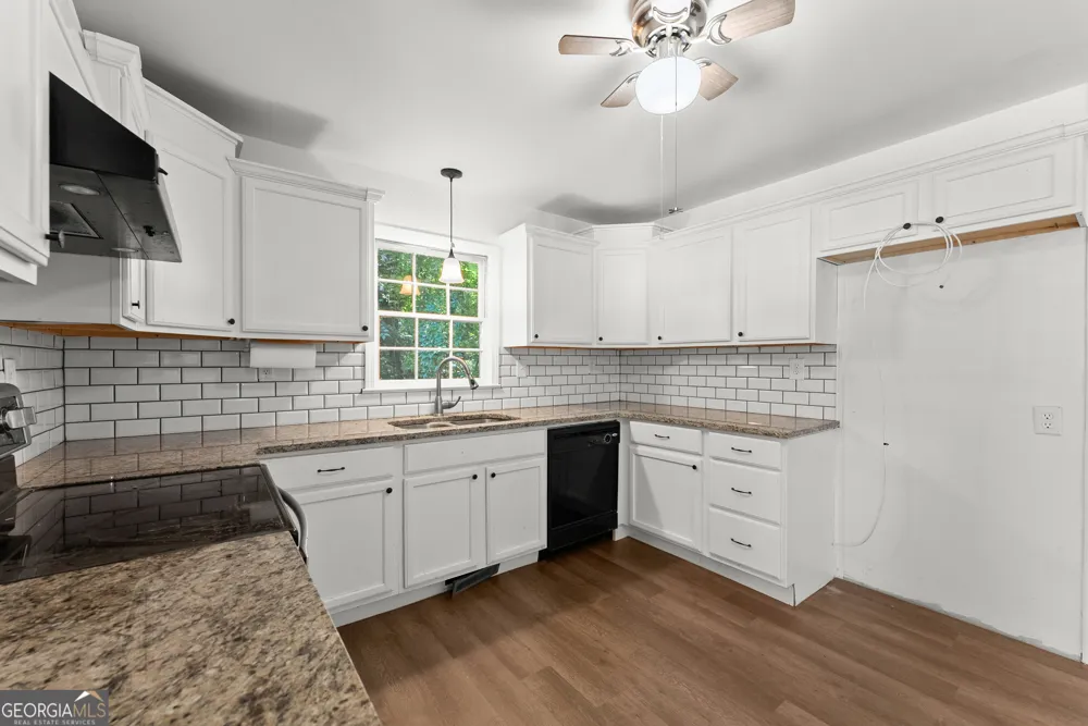 546 Barron DR Clarkesville, GA 30523