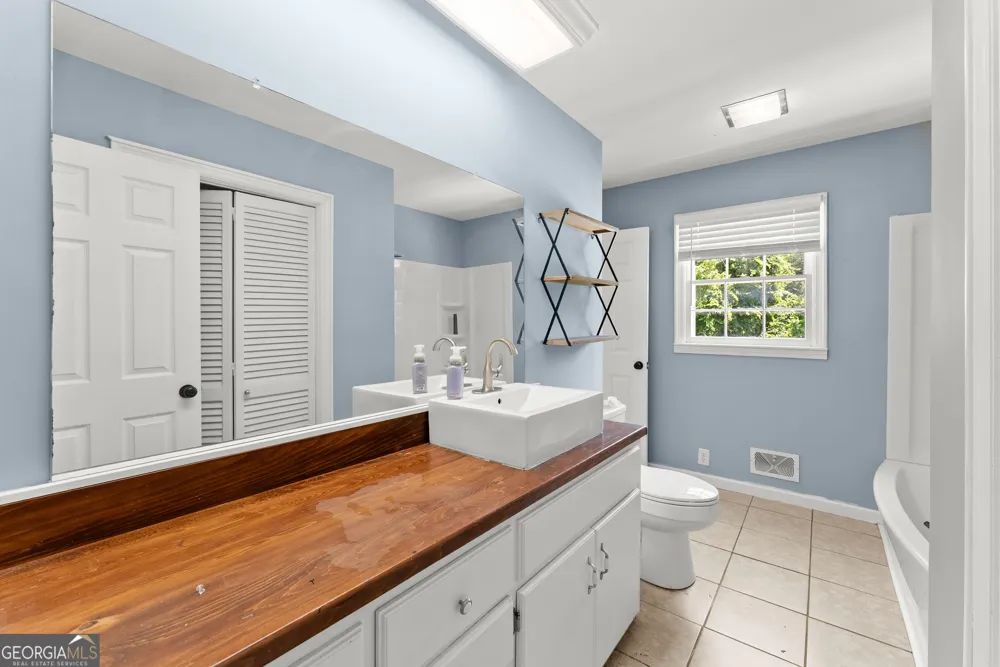 546 Barron DR Clarkesville, GA 30523