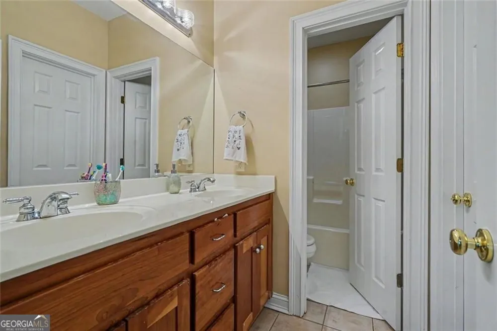 952 Ardmore TRL Hoschton, GA 30548