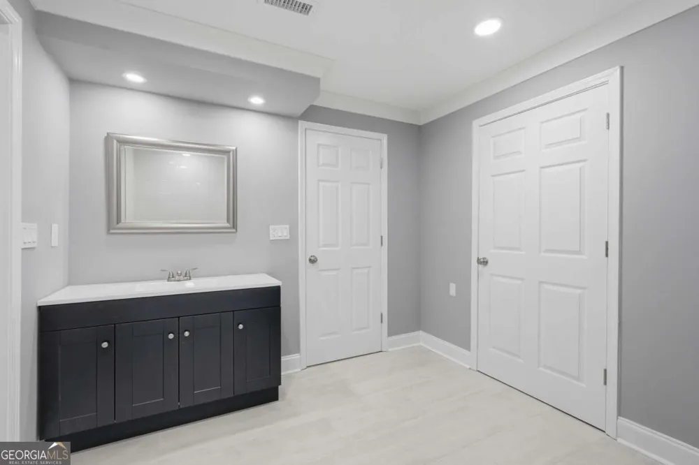 160 Treadstone Overlook Suwanee, GA 30024