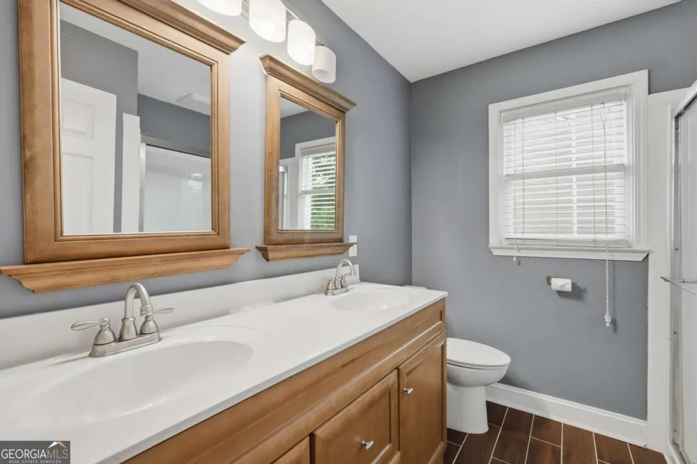 160 Treadstone Overlook Suwanee, GA 30024