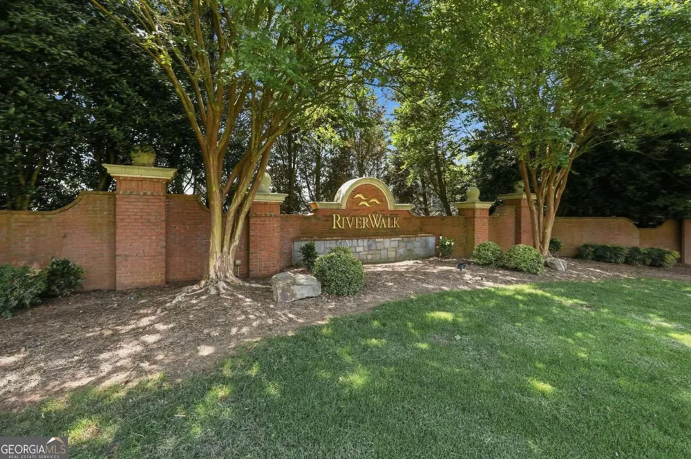 160 Treadstone Overlook Suwanee, GA 30024