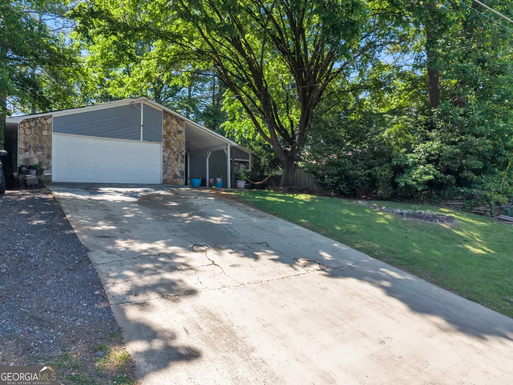 1462 Country Downs DR Norcross, GA 30093