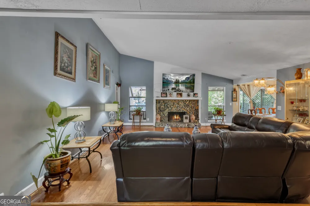 1462 Country Downs DR Norcross, GA 30093