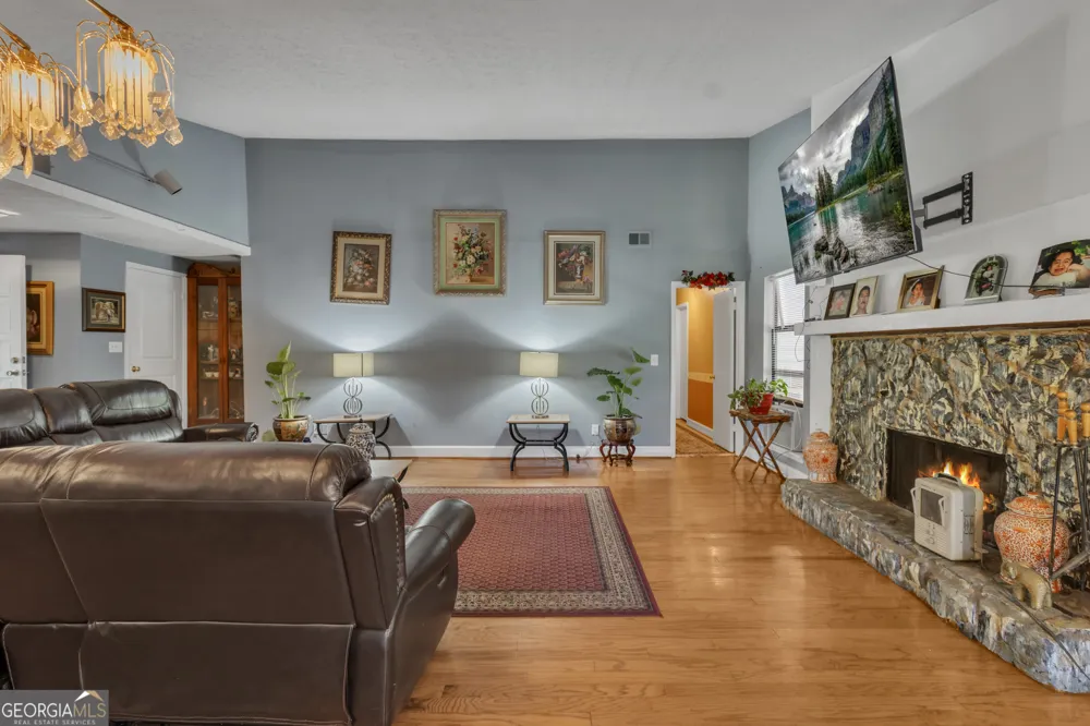 1462 Country Downs DR Norcross, GA 30093