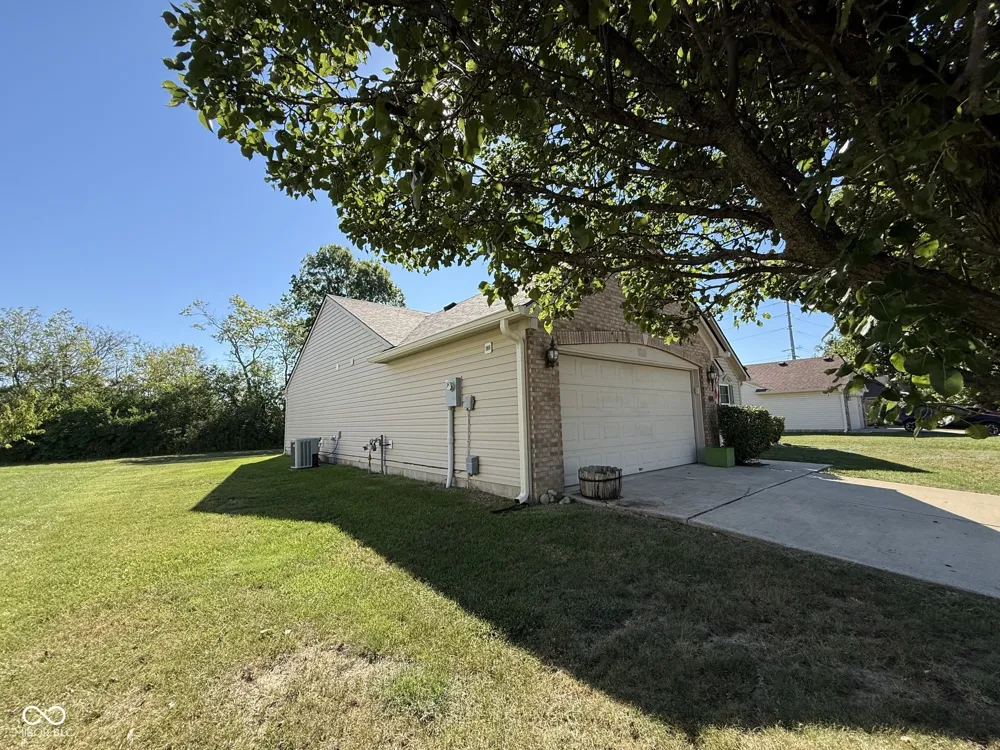 2055 Autumn Faith Way Avon, IN 46123