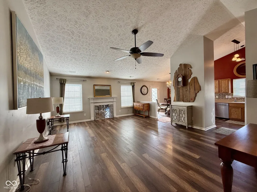 2055 Autumn Faith Way Avon, IN 46123