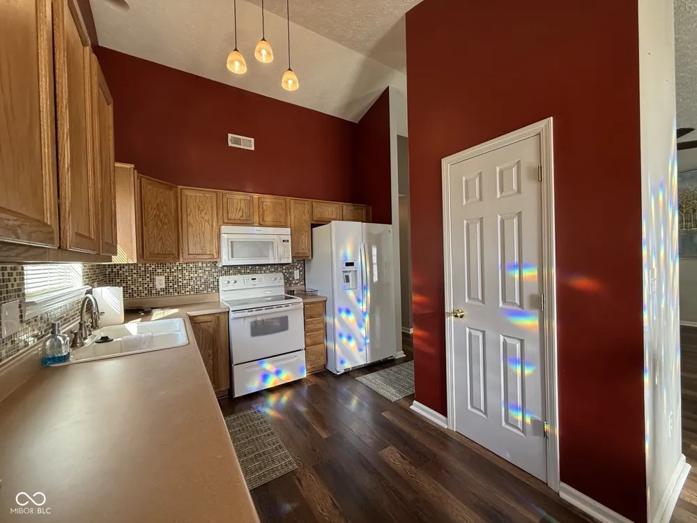 2055 Autumn Faith Way Avon, IN 46123