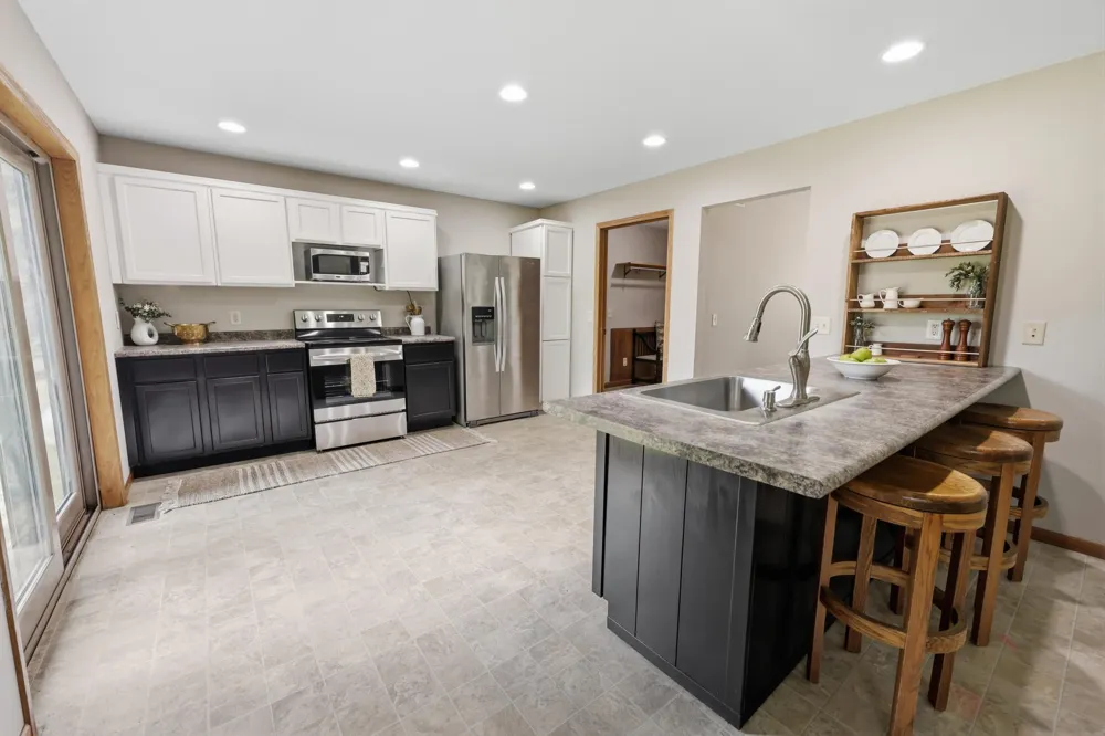 17413 Major Avenue Hutchinson, MN 55350