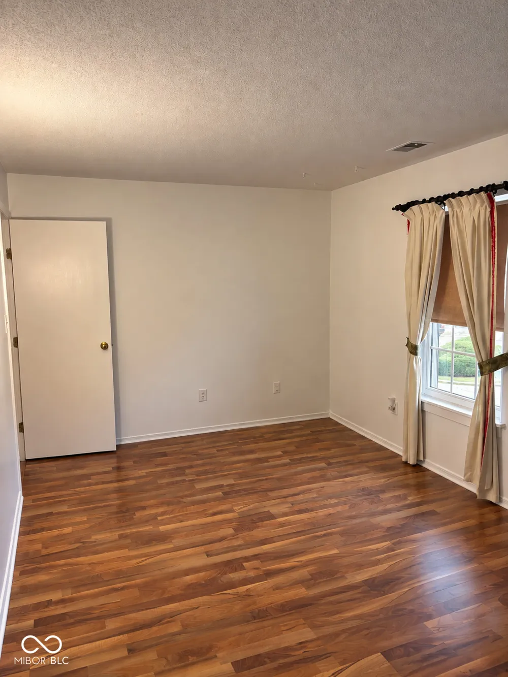 1632 Queensbridge Square #5 Indianapolis, IN 46219
