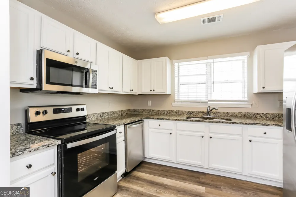 372 Jasmine DR Locust Grove, GA 30248